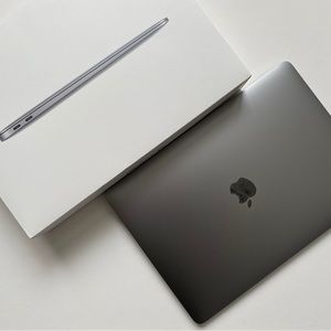 MacBook Air 2018 13-Inch Retina Space Gray i5/1.6GHz/8GBmem/256GB with Box